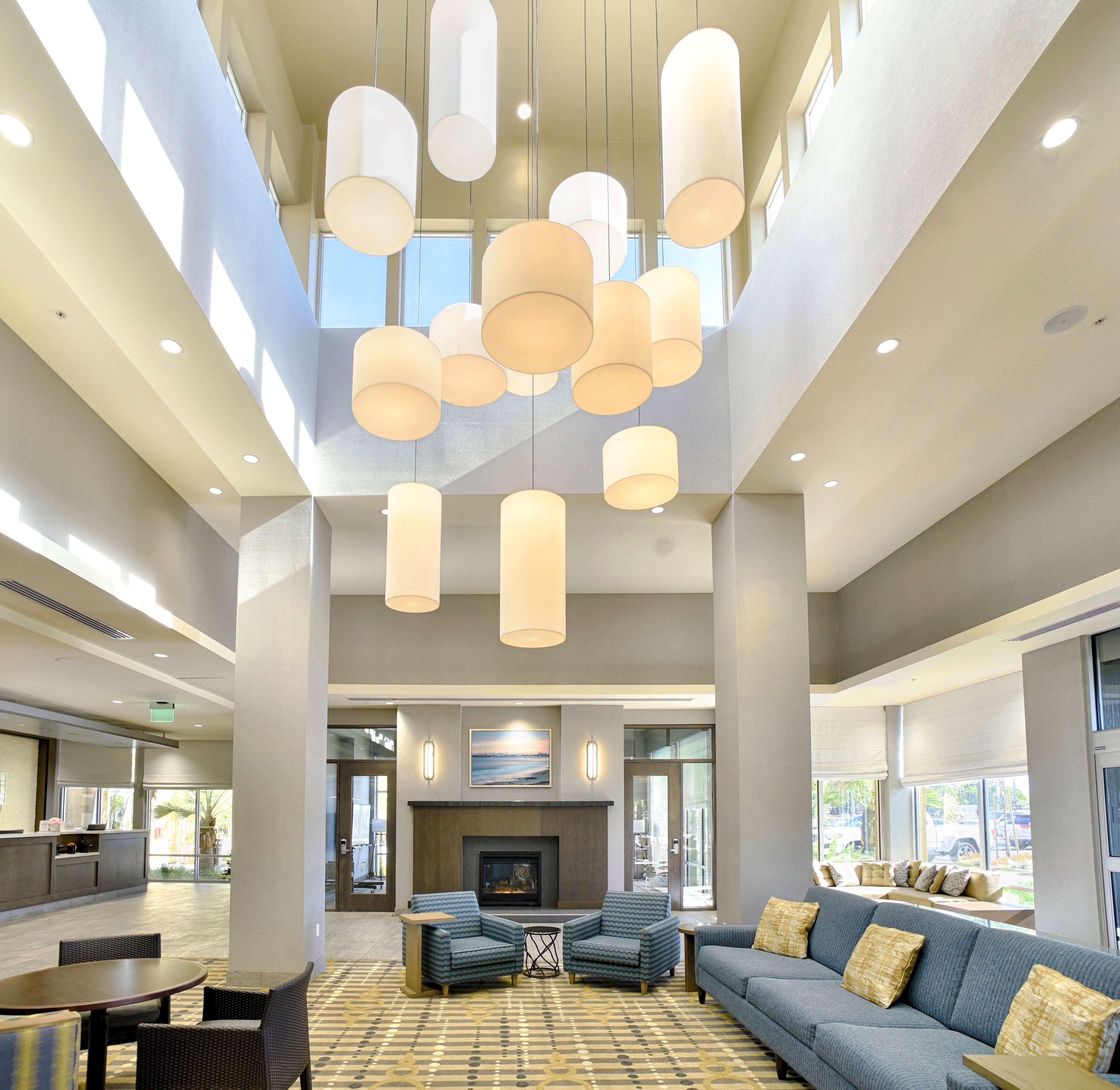 Hilton Garden Inn Santa Barbara/Goleta Exterior photo