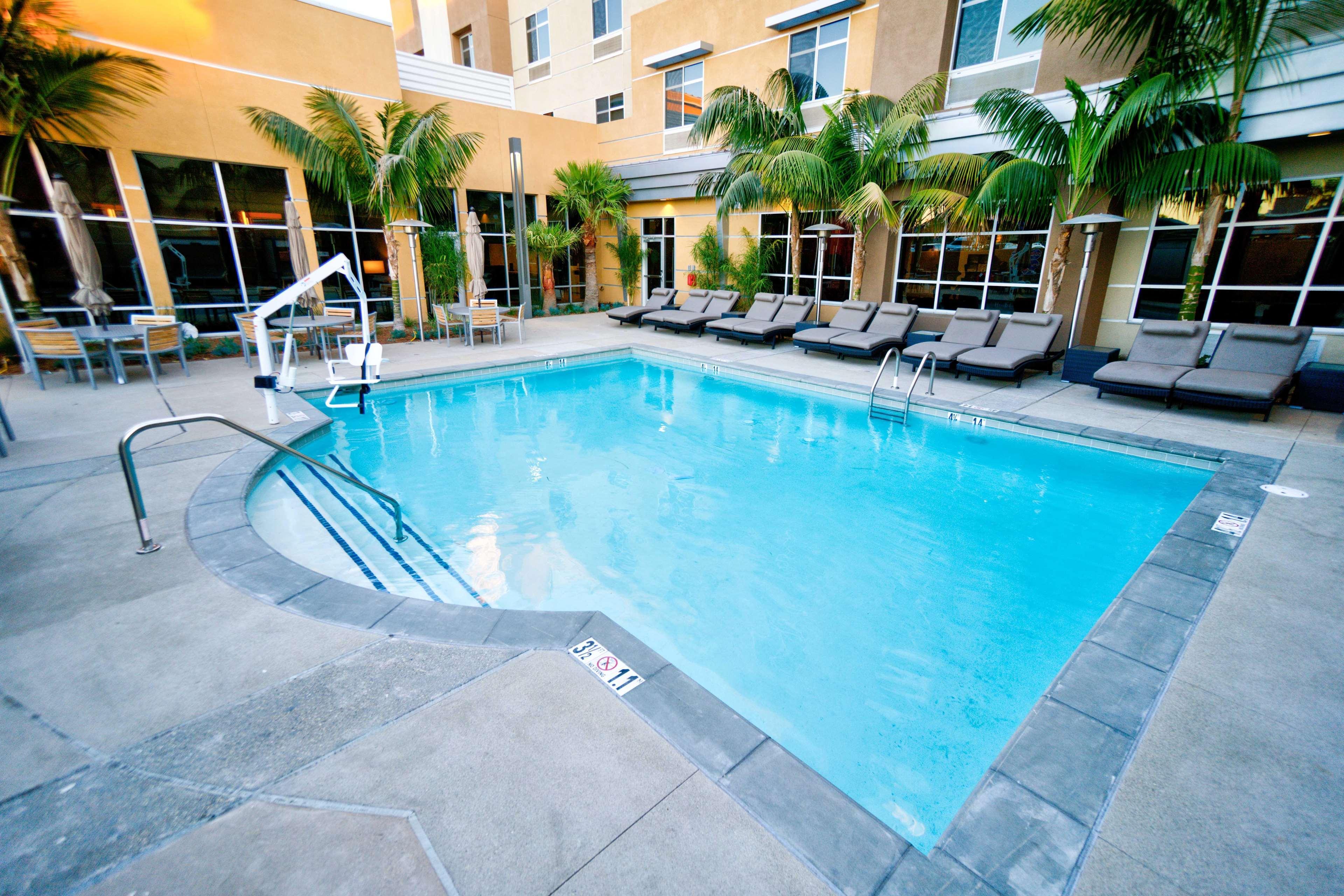 Hilton Garden Inn Santa Barbara/Goleta Exterior photo