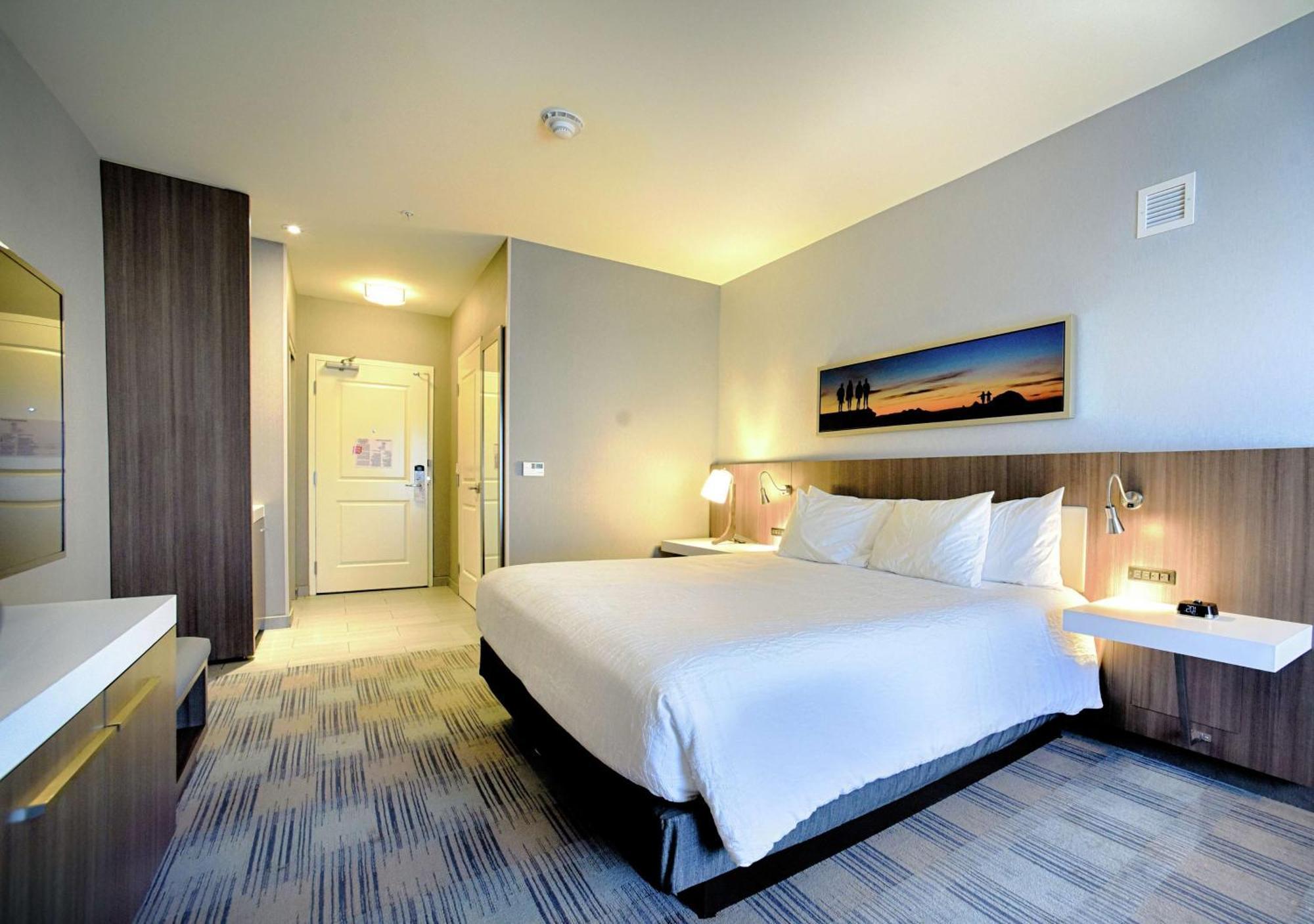 Hilton Garden Inn Santa Barbara/Goleta Exterior photo